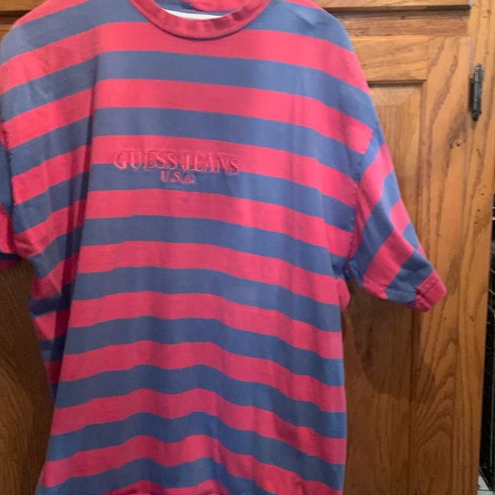 short sleeve ladies t-shirt   with words. Guess Jeans USA